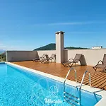 Estúdio CONFORTÁVEL, MODERNO, com Wifi e Ar Condicionado, no Itaguá em Ubatuba